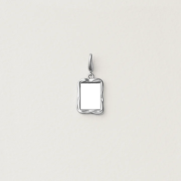 Isabel Portrait Pendant - Image 6
