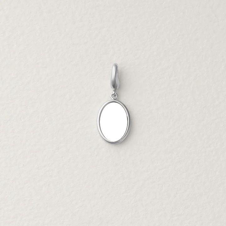 Vera Oval Customizable Portrait Pendant - Image 7