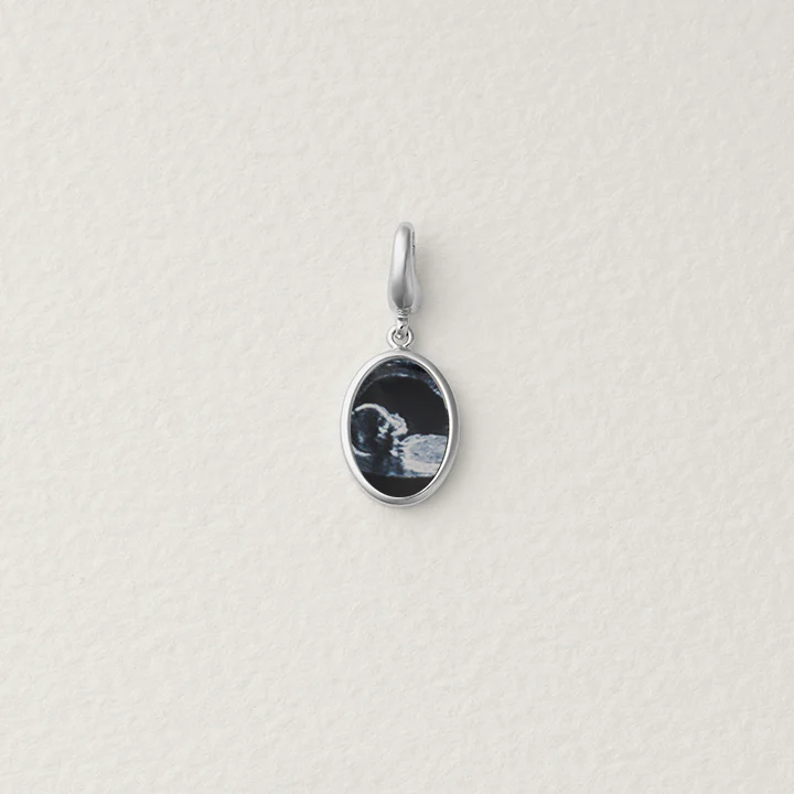 Vera Oval Customizable Portrait Pendant - Image 8